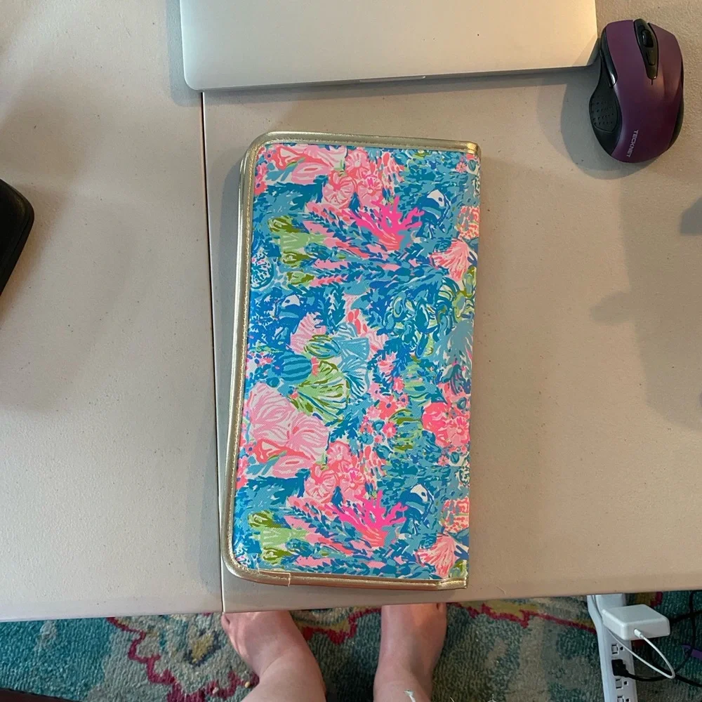 Lily Pulitzer Colorful Floral Traveler Organizer - Picture 4 of 4